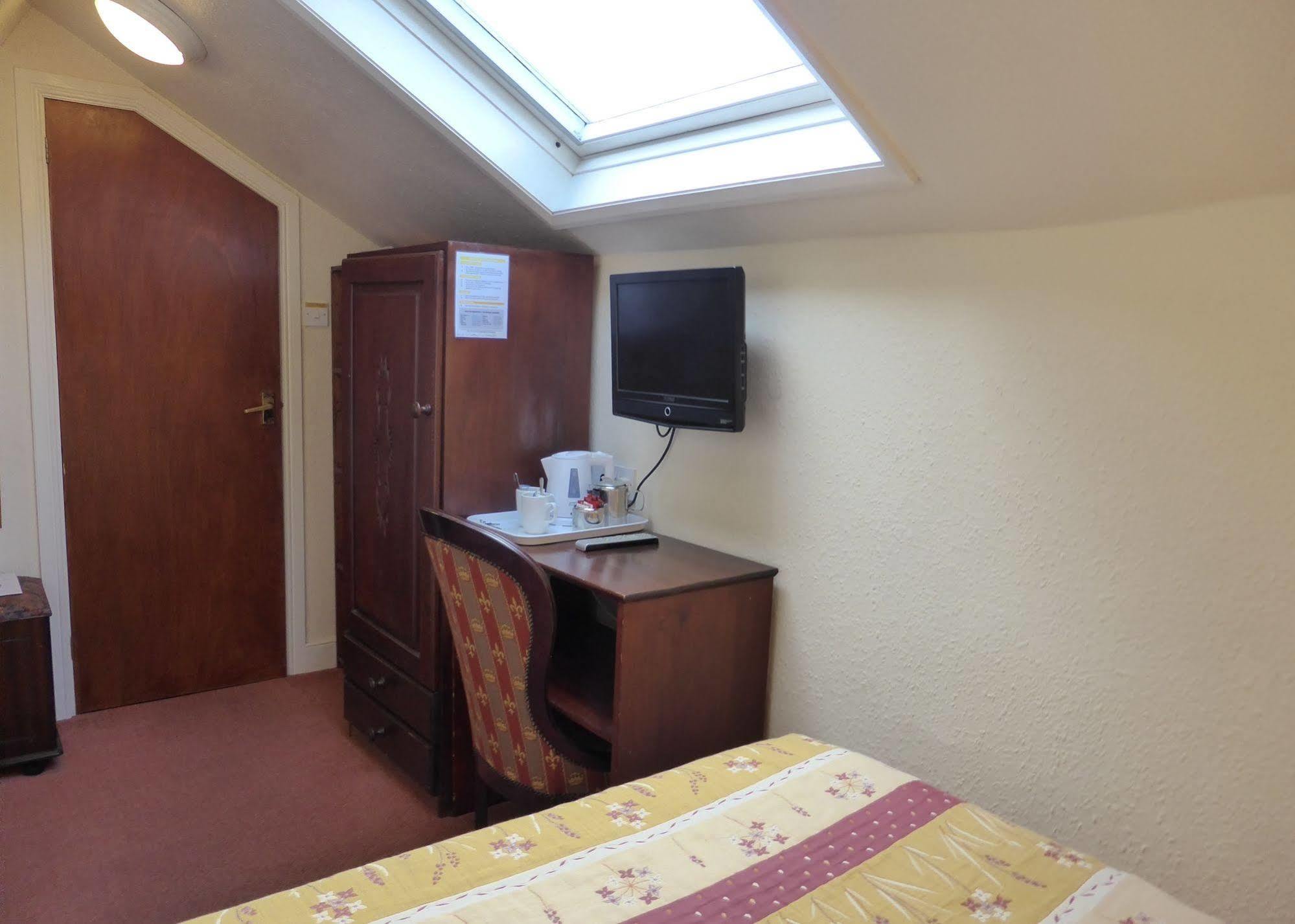 May Cottage B&B Bowness-on-Windermere Bagian luar foto