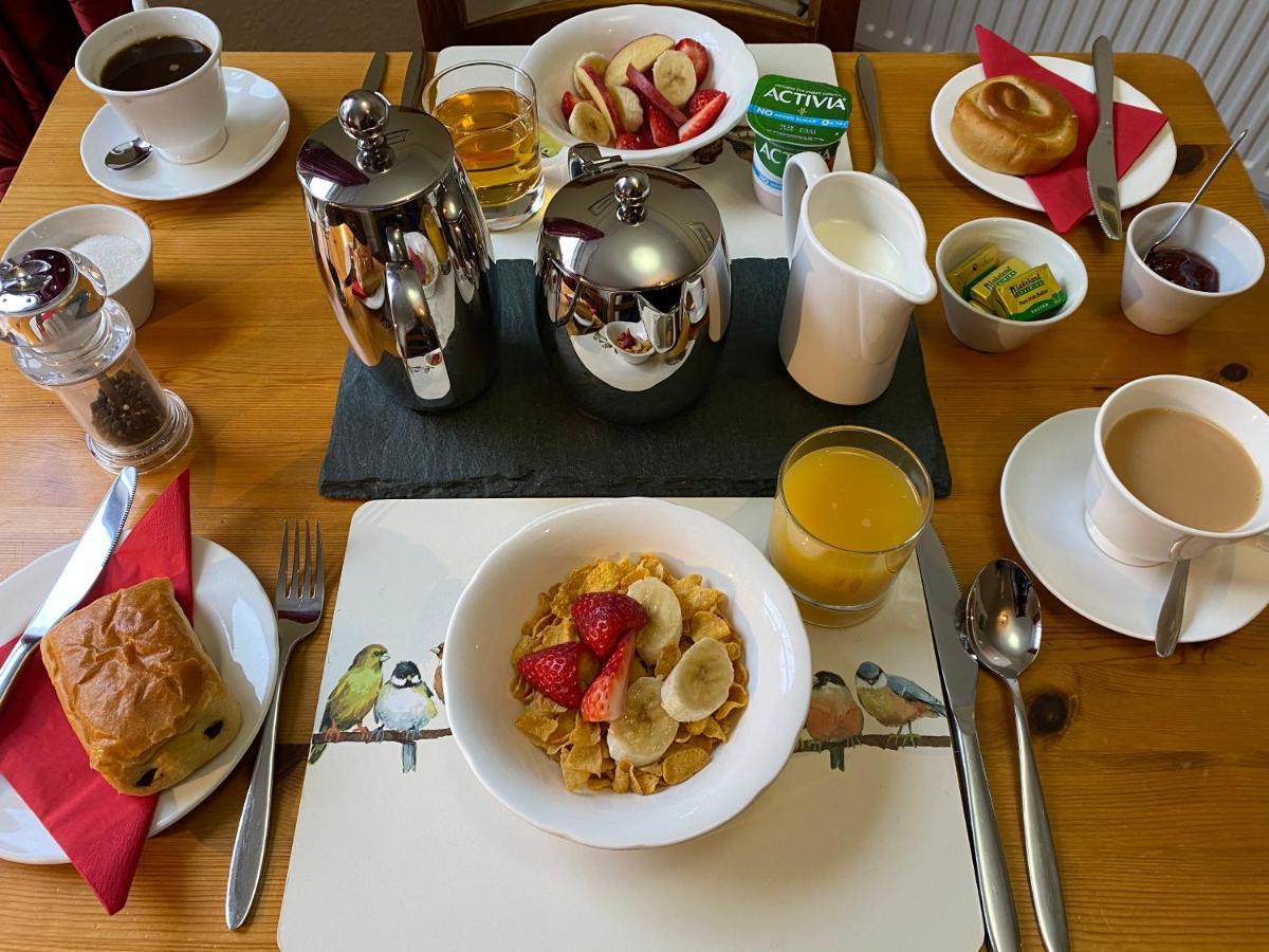 May Cottage B&B Bowness-on-Windermere Bagian luar foto